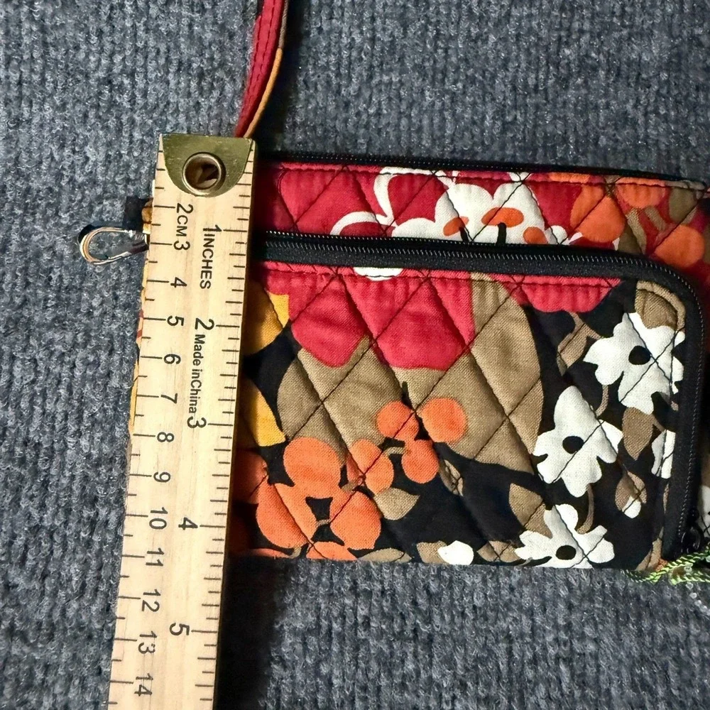 Vera Bradley Wristlet Wallet Red Bittersweet Floral Quilted‎ Card Holder Hippie - Picture 8 of 9